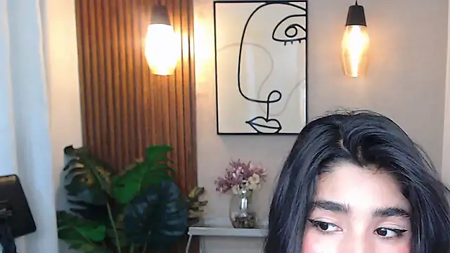 Lia Mar  online show from April 2026 06:01:01 PM