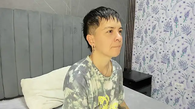  Hannah Hot online show from December 2025 01:00:01 AM