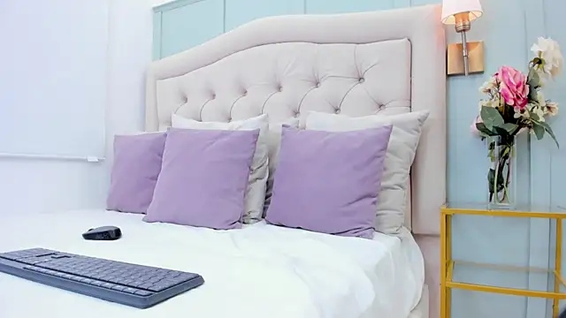 Snapshot of katia_harrison_ chatting on October 2025 02:28:02 PM katia harrison online show from October 2025 02:28:02 PM