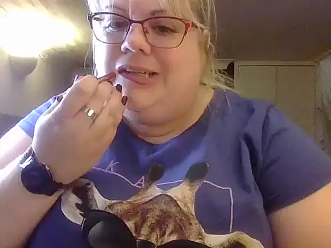 Kinkyhousewife83 online show from October 2025 02:18:02 PM