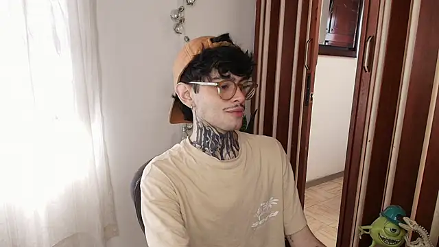 Mihail leroy online show from December 2025 02:55:01 PM