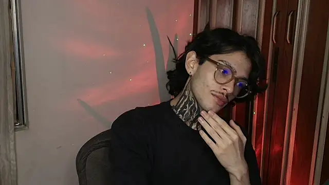 Snapshot of Mihail_leroy chatting on May 2026 03:57:02 AM Mihail leroy online show from May 2026 03:57:02 AM