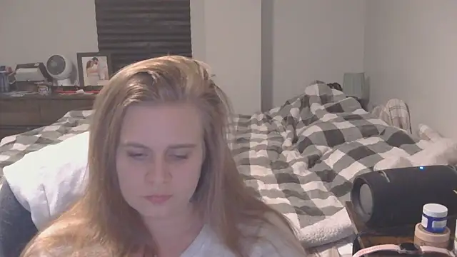 Snapshot of Sexyblonde12344 chatting on December 2025 09:02:01 PM Sexyblonde12344 online show from December 2025 09:02:01 PM