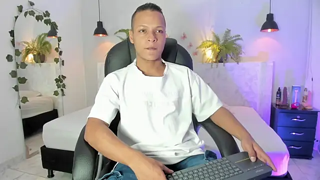 Ricky Owens1 online show from September 2025 12:59:02 PM