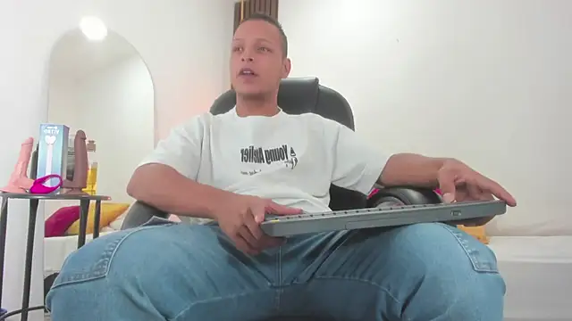 Ricky Owens1 online show from September 2025 01:13:01 PM