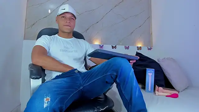 Ricky Owens1 online show from October 2025 01:44:02 PM