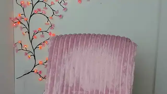 Lune Moon online show from February 2026 06:30:02 AM