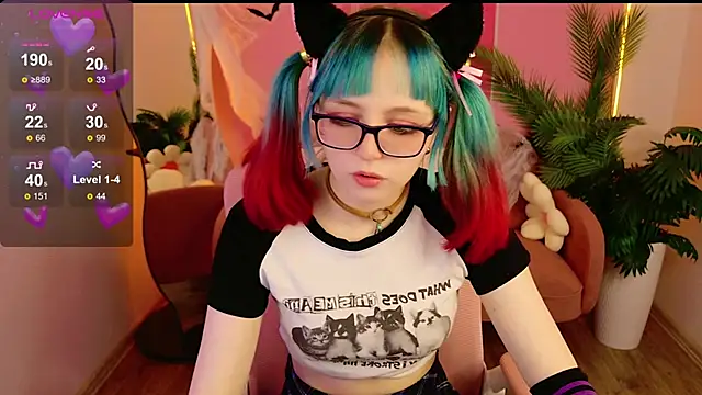 Snapshot of CoralineYoung chatting on November 2025 03:58:01 PM CoralineYoung online show from November 2025 03:58:01 PM