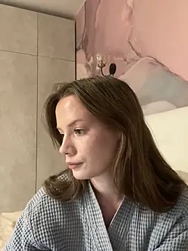 Snapshot of Rosie_Holmes_ chatting on October 2025 01:42:02 PM Rosie Holmes online show from October 2025 01:42:02 PM