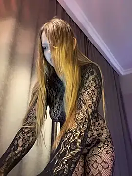 Nikole Boom online show from September 2025 07:06:02 PM