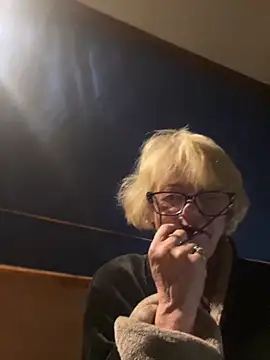 ladyboatlady online show from December 2025 07:47:01 AM