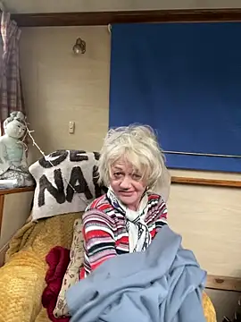 Snapshot of ladyboatlady chatting on February 2026 03:29:01 PM ladyboatlady online show from February 2026 03:29:01 PM