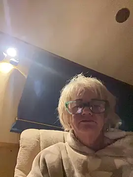 Snapshot of ladyboatlady chatting on February 2026 12:29:01 AM ladyboatlady online show from February 2026 12:29:01 AM