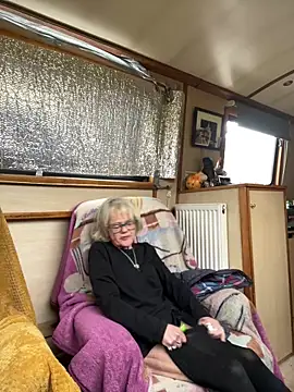 Snapshot of ladyboatlady chatting on February 2026 03:08:01 PM ladyboatlady online show from February 2026 03:08:01 PM