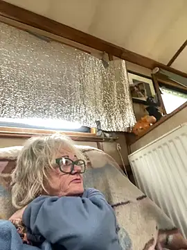 Snapshot of ladyboatlady chatting on February 2026 01:22:01 PM ladyboatlady online show from February 2026 01:22:01 PM