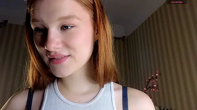 Juuulia  online show from April 2026 12:02:01 PM