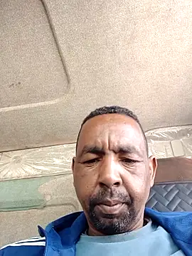 Snapshot of Bob_black chatting on April 2026 12:28:01 PM Bob black online show from April 2026 12:28:01 PM
