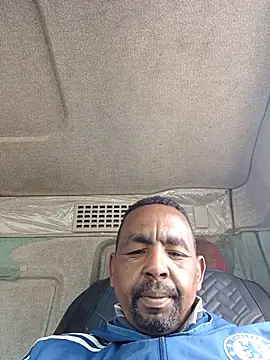 Snapshot of Bob_black chatting on April 2026 02:17:02 PM Bob black online show from April 2026 02:17:02 PM