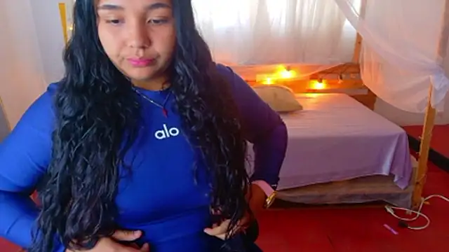 loreaniss online show from February 2026 04:08:01 PM