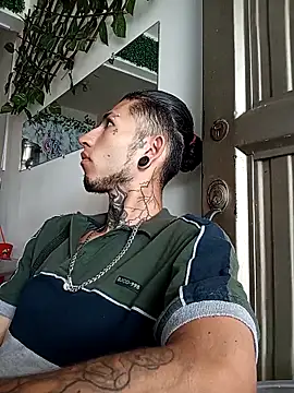Snapshot of Tattoboy19cm chatting on May 2026 03:28:02 PM Tattoboy19cm online show from May 2026 03:28:02 PM