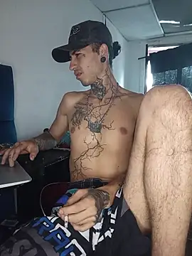 Snapshot of Tattoboy19cm chatting on May 2026 01:19:01 PM Tattoboy19cm online show from May 2026 01:19:01 PM