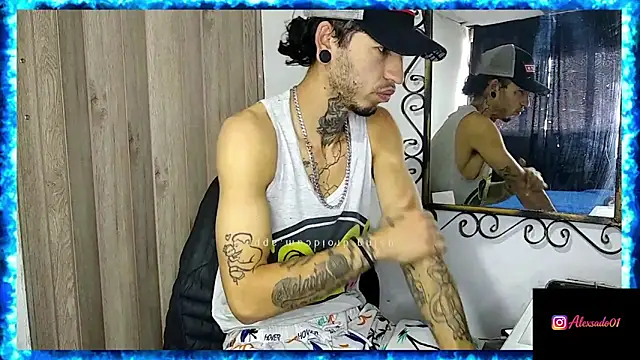 Snapshot of Tattoboy19cm chatting on June 2026 07:28:02 PM Tattoboy19cm online show from June 2026 07:28:02 PM