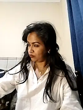 Snapshot of cute_indianxo chatting on February 2026 03:18:01 AM cute indianxo online show from February 2026 03:18:01 AM