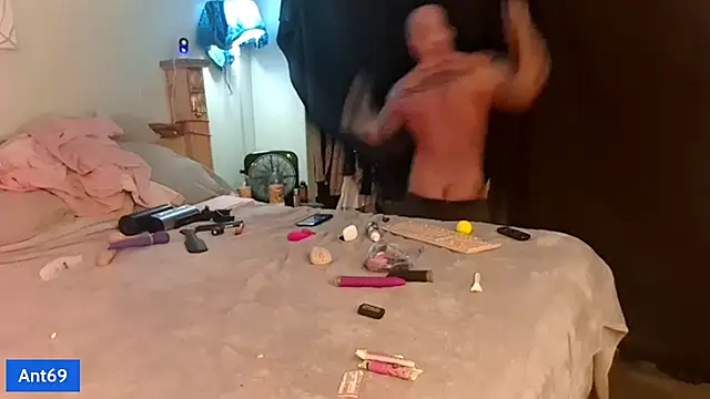 AntMeich6969 online show from October 2025 03:02:02 PM