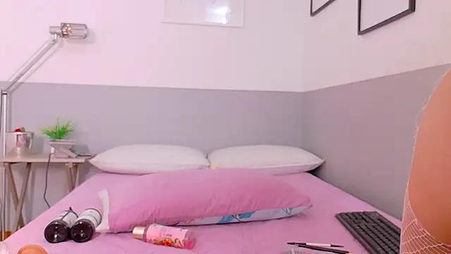 cutepetitee online show from January 2026 07:28:02 PM