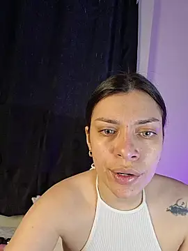 Snapshot of AmaiaSalvatore chatting on May 2026 09:44:02 PM AmaiaSalvatore online show from May 2026 09:44:02 PM