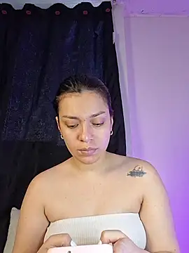 Snapshot of AmaiaSalvatore chatting on May 2026 09:44:02 PM AmaiaSalvatore online show from May 2026 09:44:02 PM