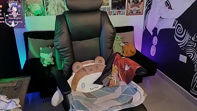 Yuhwan  online show from November 2025 09:58:01 PM