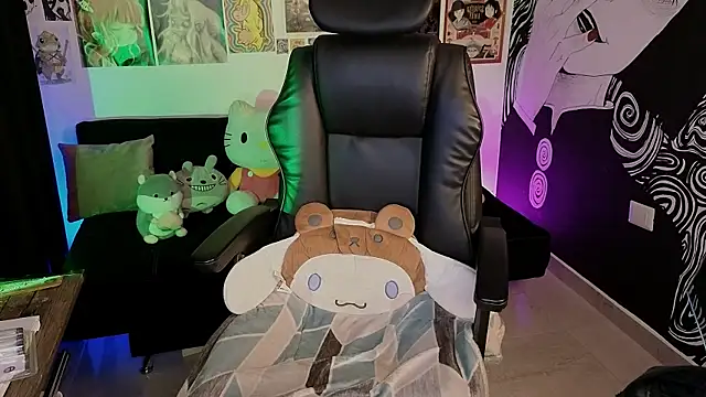 Yuhwan  online show from February 2026 12:26:01 AM