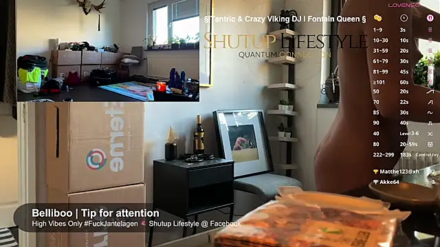 SwingWingWomanSweden online show from September 2025 07:01:01 AM