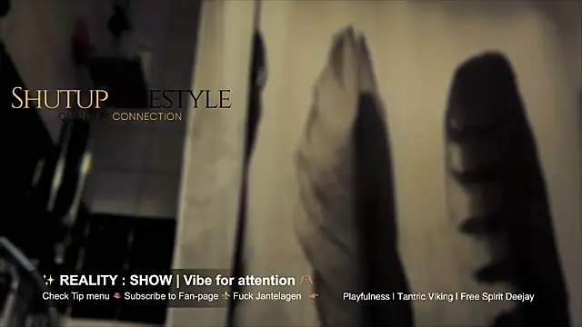 SwingWingWomanSweden online show from December 2025 09:43:02 PM