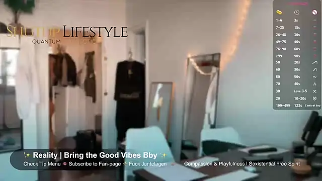 Snapshot of SwingWingWomanSweden chatting on May 2026 07:47:02 AM SwingWingWomanSweden online show from May 2026 07:47:02 AM