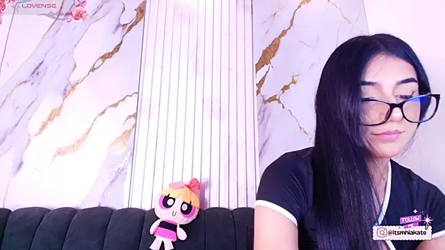 Snapshot of Mhiaa_Sweet chatting on May 2026 02:45:01 PM Mhiaa Sweet online show from May 2026 02:45:01 PM