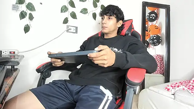 Snapshot of axel_rousse2 chatting on November 2025 10:32:01 PM axel rousse2 online show from November 2025 10:32:01 PM