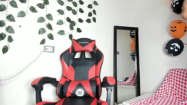 Snapshot of axel_rousse2 chatting on November 2025 11:14:02 PM axel rousse2 online show from November 2025 11:14:02 PM