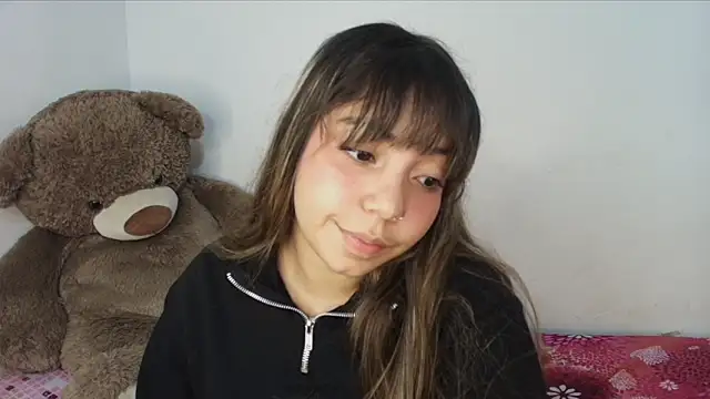 Snapshot of emma_grays2 chatting on February 2026 06:01:01 AM emma grays2 online show from February 2026 06:01:01 AM