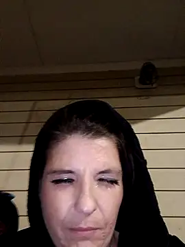 Snapshot of Neveah1 chatting on October 2025 08:45:01 AM Neveah1 online show from October 2025 08:45:01 AM