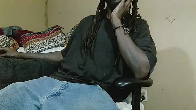 EYEzIAM online show from April 2026 04:48:01 AM