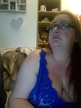 Luscious-LucyXX online show from April 2026 08:04:02 PM