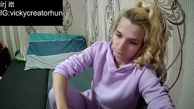 Snapshot of AlissaClark chatting on July 2026 08:13:02 PM AlissaClark online show from July 2026 08:13:02 PM