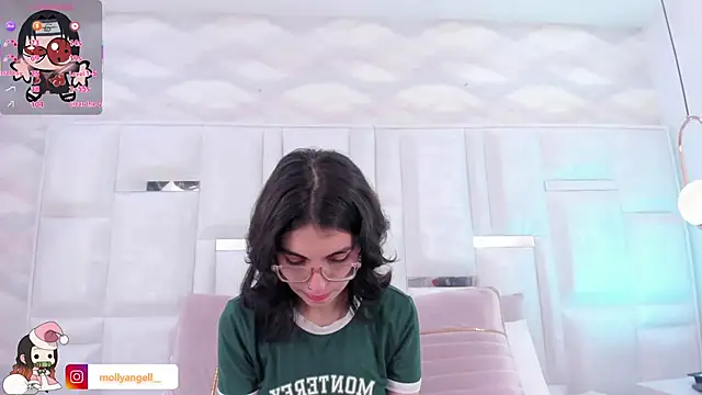 Im Molly Angel online show from December 2025 08:06:02 PM