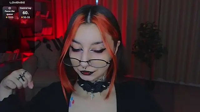Snapshot of Mistress__Marcelline chatting on June 2026 01:39:01 AM Mistress Marcelline online show from June 2026 01:39:01 AM
