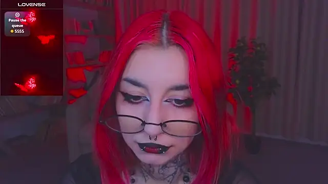 Snapshot of Mistress__Marcelline chatting on July 2026 01:44:01 AM Mistress Marcelline online show from July 2026 01:44:01 AM