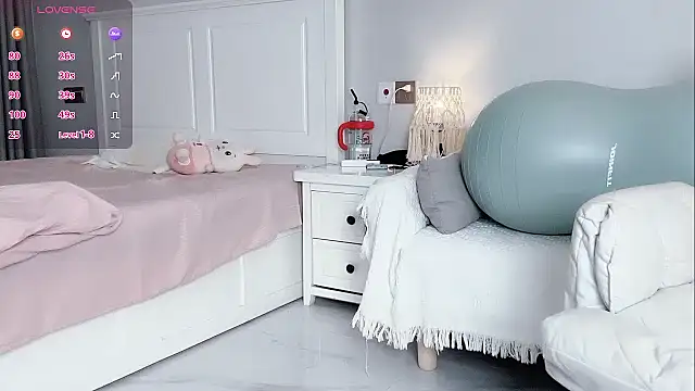 B-Yaya online show from October 2025 06:17:02 PM