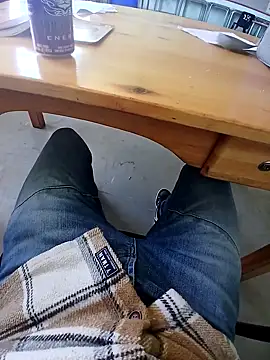 Snapshot of OsbertMikes chatting on September 2025 07:35:02 AM OsbertMikes online show from September 2025 07:35:02 AM