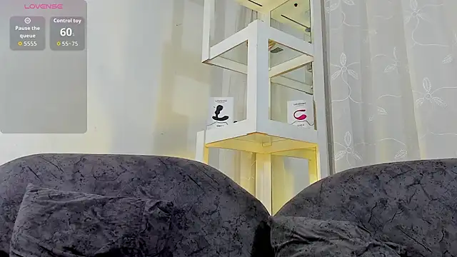 LoganTwink18 online show from September 2025 02:40:01 PM